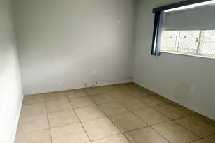 877 NE 195th St, Miami, FL 33179 - Photo 29