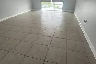 877 NE 195th St, Miami, FL 33179 - Photo 15