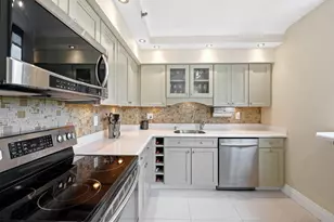 2300 NE 33rd Ave, Fort Lauderdale, FL 33305 - Photo 19
