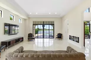 8289 Emerald Ave, Parkland, FL 33076 - Photo 9