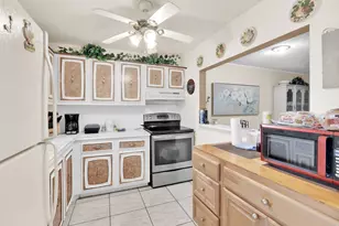 711 Lori Dr, Palm Springs, FL 33461 - Photo 3