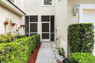 9049 Tremezzo Lane, Boynton Beach, FL 33472 - Photo 3