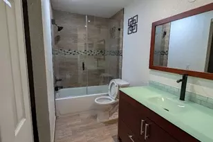 1031 NW 79th Ave, Plantation, FL 33322 - Photo 11