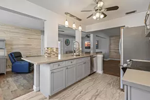1124 NW 90th Way, Plantation, FL 33322 - Photo 11