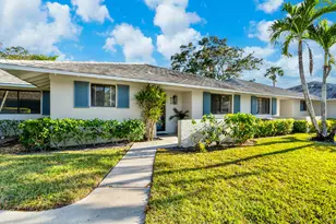 913 Club Dr, Palm Beach Gardens, FL 33418 - Photo 3