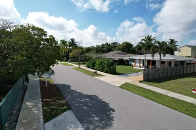 910 SE 3rd Avenue, Delray Beach, FL 33483 - Photo 3
