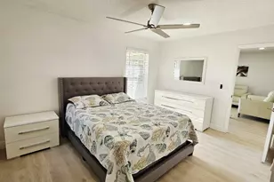 835 Salem Ln, Lake Worth, FL 33467 - Photo 13