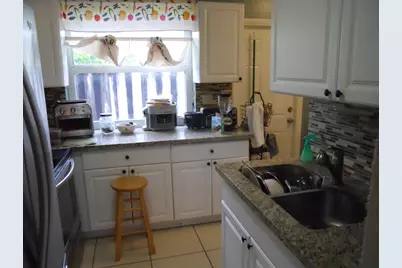 3290 NE 10th Avenue, Oakland Park, FL 33334 - Photo 7