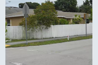 3290 NE 10th Avenue, Oakland Park, FL 33334 - Photo 21