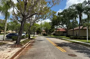 16135 Emerald Cove Rd, Weston, FL 33331 - Photo 21