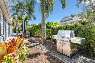 734 Winifred Way, The Villages, FL 32162 - Photo 3