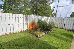 733 Green St, West Palm Beach, FL 33405 - Photo 11