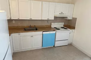 330 NW 20th St, Boca Raton, FL 33431 - Photo 3