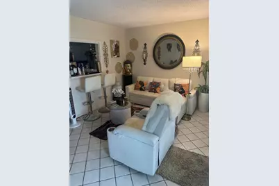 215 Windsor J, West Palm Beach, FL 33417 - Photo 5