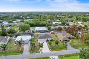 1043 Landsdowne Dr, Sebastian, FL 32958 - Photo 57