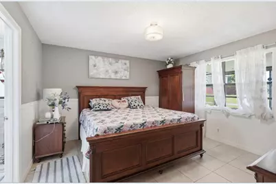 5330 Mendoza Street, West Palm Beach, FL 33415 - Photo 9