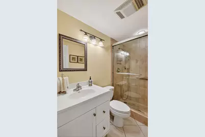 600 Horizon W #207, Boynton Beach, FL 33435 - Photo 9