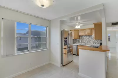 136 Somerset G, West Palm Beach, FL 33417 - Photo 5
