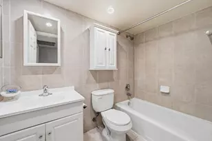 12300 NW 11th Ct, Pembroke Pines, FL 33026 - Photo 23