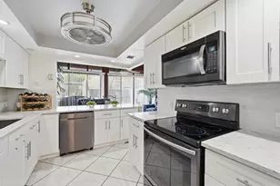 12300 NW 11th Ct, Pembroke Pines, FL 33026 - Photo 17