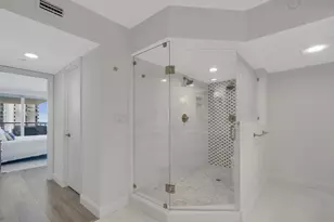 5380 N Ocean Dr, Singer Island, FL 33404 - Photo 25