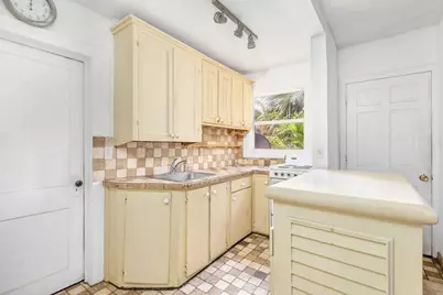 214 Conniston Road, West Palm Beach, FL 33405 - Photo 9