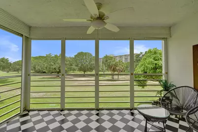 545 Oaks Lane #204, Pompano Beach, FL 33069 - Photo 9
