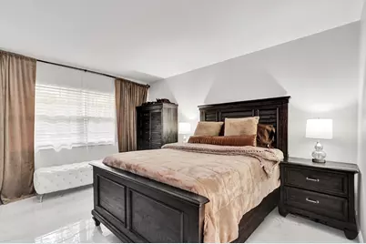 545 Oaks Lane #204, Pompano Beach, FL 33069 - Photo 5