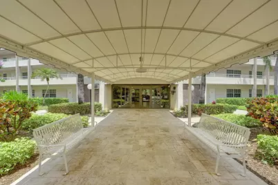 545 Oaks Lane #204, Pompano Beach, FL 33069 - Photo 17