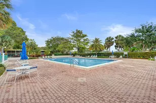 545 Oaks Ln, Pompano Beach, FL 33069 - Photo 11