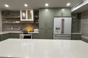 3700 Oaks Clubhouse Dr, Pompano Beach, FL 33069 - Photo 11