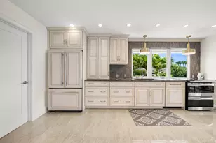 11609 N Lake Dr, Boynton Beach, FL 33436 - Photo 17