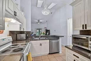 3723 Collinwood Ln, West Palm Beach, FL 33406 - Photo 9