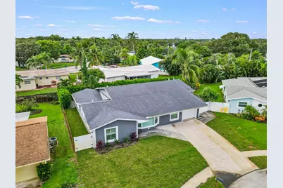 68 Azalea Circle, Jupiter, FL 33469 - Photo 3