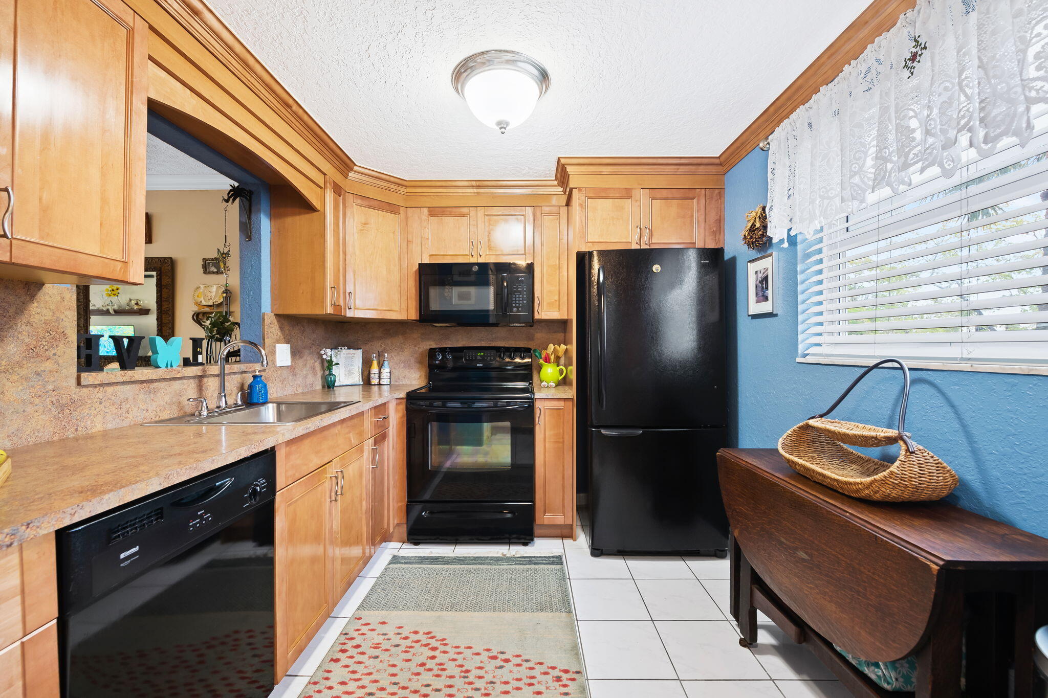 8004 Lagos De Campo Blvd #C-203 main architectural view