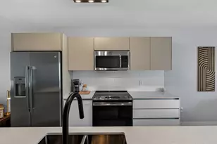 2535 NE 193rd St, Miami, FL 33180 - Photo 3