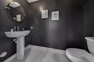 2535 NE 193rd St, Miami, FL 33180 - Photo 19