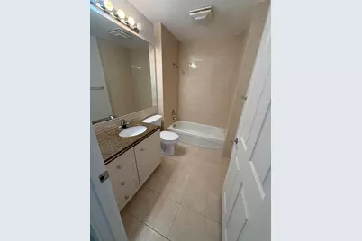4 Harbour Isle Drive E #Unit 204, Fort Pierce, FL 34949 - Photo 5