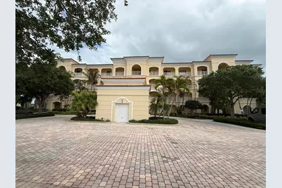 4 Harbour Isle Drive E #Unit 204, Fort Pierce, FL 34949 - Photo 1