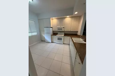 4 Harbour Isle Drive E #Unit 204, Fort Pierce, FL 34949 - Photo 3