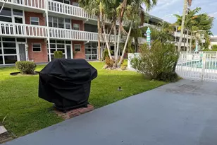 161 NE 10th Ave, Hallandale Beach, FL 33009 - Photo 5