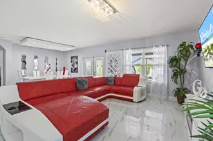 275 SW Tulip Blvd, Port Saint Lucie, FL 34953 - Photo 9