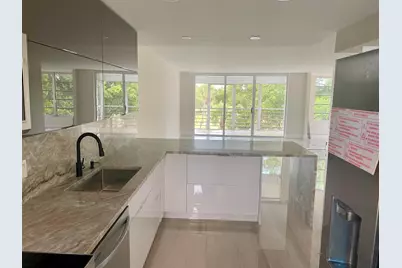 3960 Oaks Clubhouse Drive #401, Pompano Beach, FL 33069 - Photo 9