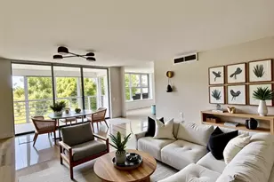 3960 Oaks Clubhouse Dr, Pompano Beach, FL 33069 - Photo 1