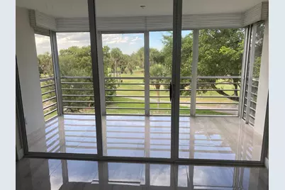 3960 Oaks Clubhouse Drive #401, Pompano Beach, FL 33069 - Photo 15