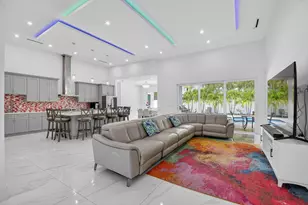 711 NE 6th St, Boca Raton, FL 33432 - Photo 9