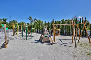 7816 Sanderling Rd, Sarasota, FL 34242 - Photo 23