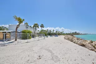 7816 Sanderling Rd, Sarasota, FL 34242 - Photo 27