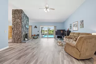 191 Parkwood Dr, Royal Palm Beach, FL 33411 - Photo 3