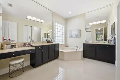 10469 Whitewind Circle, Boynton Beach, FL 33473 - Photo 17